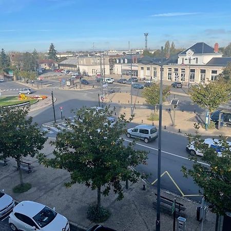 T2 4 Pers Face Gare Sncf Appart Hotel Le Cygne 3 Bourges Exterior photo